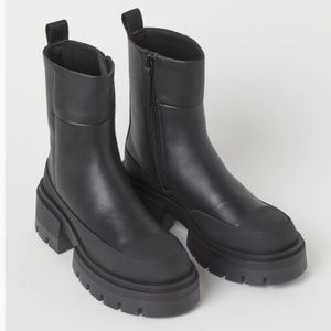 H&M Premium Selection Leather Chunky Lug Sole Platform Chelsea Boots 38/8 Black